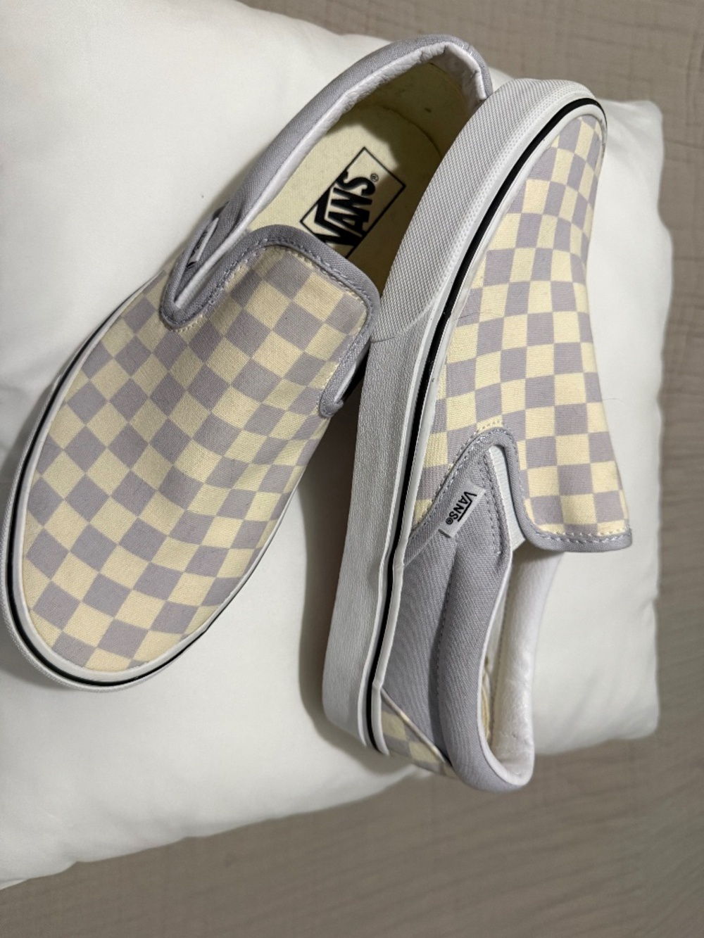 Women’s Men’s Light Gray white checkered Vans. 9men 10.5 Women’s